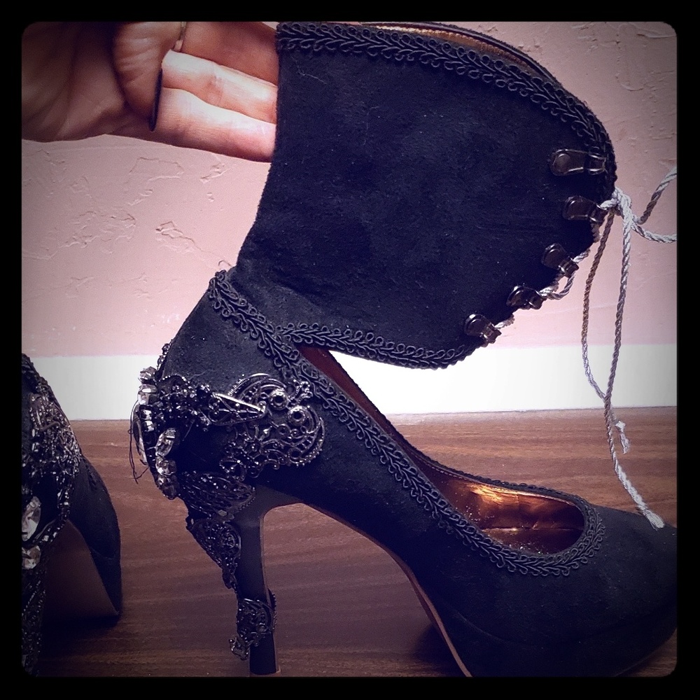 Hades platform stiletto pumps